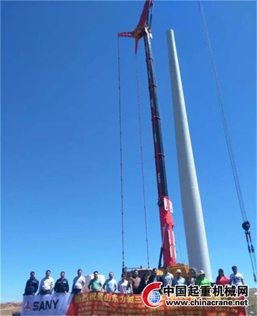 第十一台全球首款风电专用汽车起重机首吊落幕