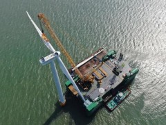 越南平大海上风电项目，两台XGC16000履带吊同时吊装！