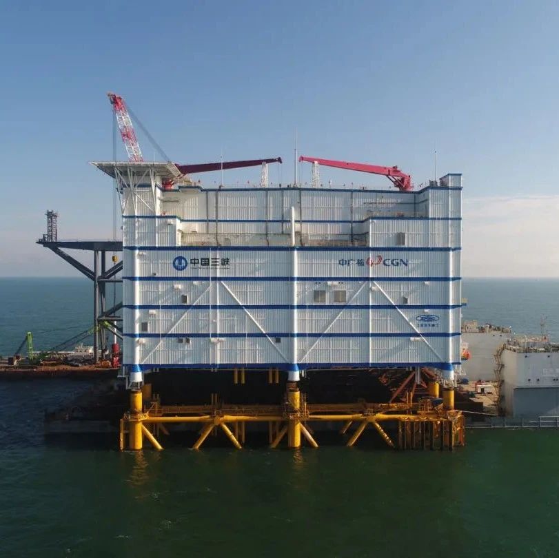 2.2万吨“巨兽”安家！如东海上风电柔直换流站安装成功