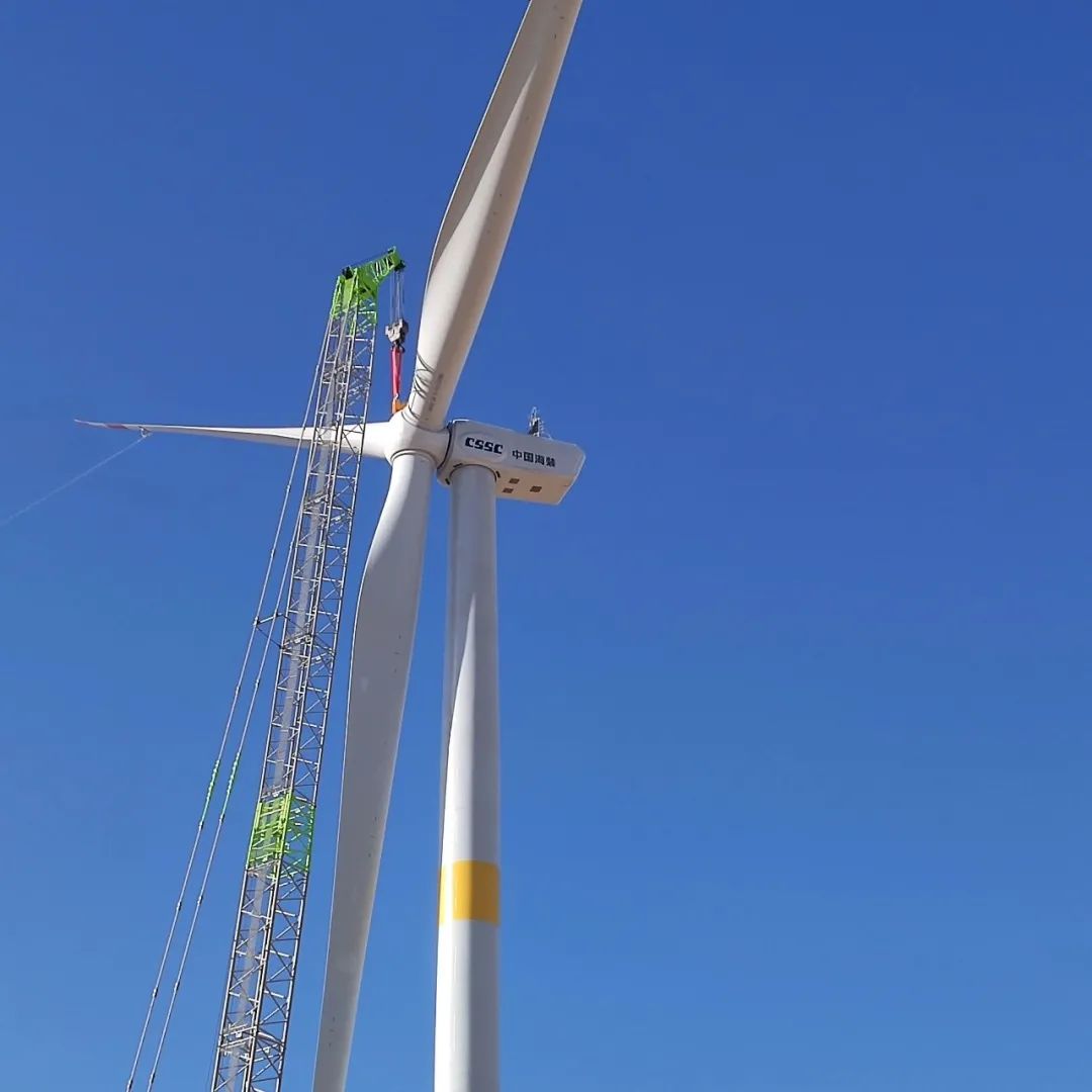 每日风电|华润安北第六风电场B区200MW项目第一台主机超预期吊装成功