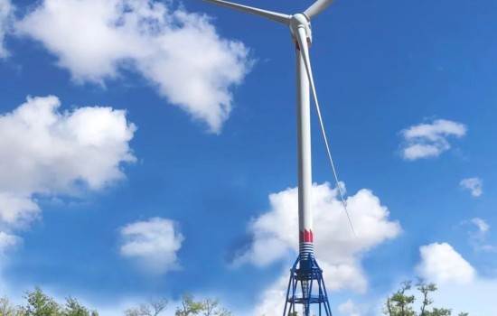 国内最大单机容量陆上风力发电机组一次并网成功！