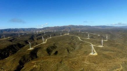 国家电力投资集团有限公司国家电投在智利投建的首个风电站圆满完成所有风机吊装！