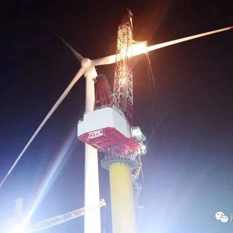 中国第一个竞争配置项目首台机组吊装完成