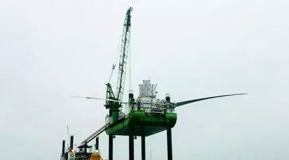 快报 中远海运特运经营新船型 风电安装船正式入列